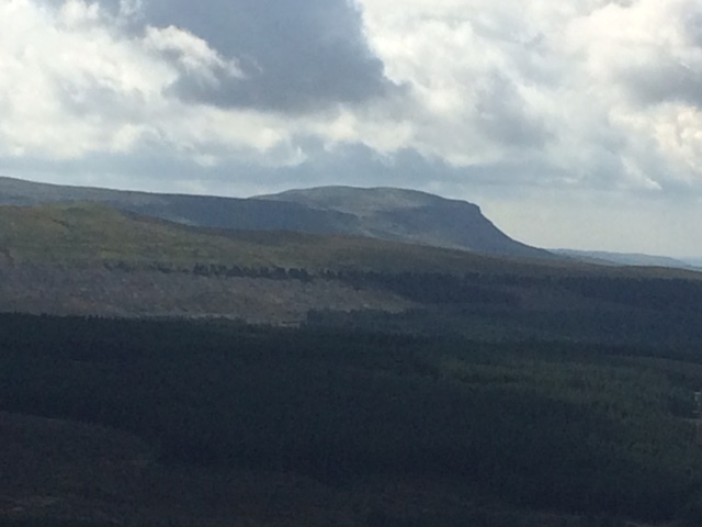 20180811 Pen-y-Ghent from Cam High Road